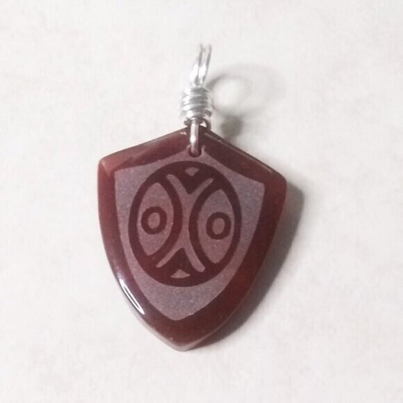 Masculine Russet Brown Agate Shield Pendant - Etched Tribal Design - Picture 6 of 9